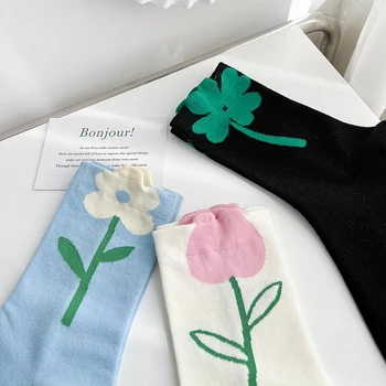 1 Pora moteriškų kojinių animacinis filmas Gėlių saldainių spalva Harajuku kvėpuojantis dizainas Korėjietiškas stilius Japoniškos patogios kojinės Tulpė
