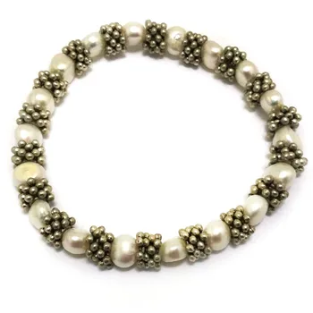 8 colių 8-9mm natūralaus balto barokinio perlo elastinė apyrankė