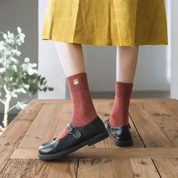 Mielas japoniškas minkštas kvėpuojantis Harajuku siuvinėjimo animacinis filmas Alpaka Vidutinio vamzdelio kojinės Koledžo stiliaus moteriškos kojinės